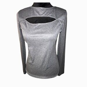 Gray Ribbed Long Sleeve Top w/ Front Cutout | Slimming Boutique Large (Fits M)